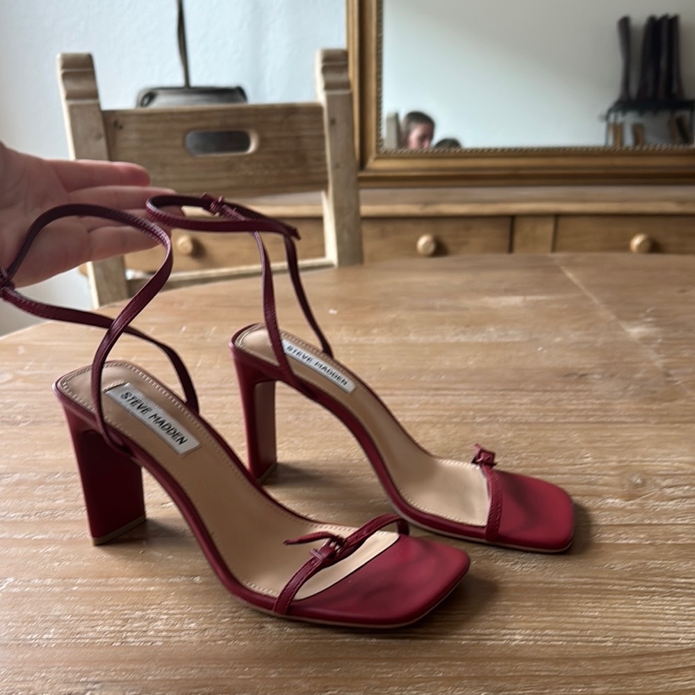 Steve Madden Red Heels Elegant Strappy Design